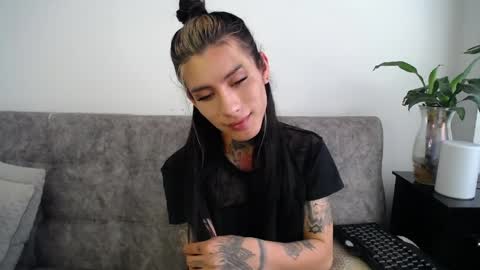 luciiana online show from 9, 4, 2026