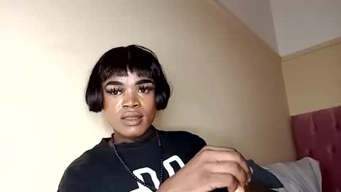 Snapshot of lucile_carrie chatting on 30, 10, 2025 Lucile Carrie online show from 30, 10, 2025