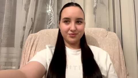 Snapshot of lucindapano chatting on 25, 11, 2025 Sofia online show from 25, 11, 2025