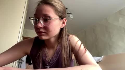 Snapshot of lucindascercy chatting on 24, 4, 2026 Maya online show from 24, 4, 2026