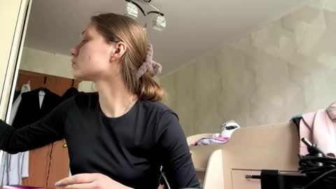 Snapshot of lucindascercy chatting on 2, 5, 2026 Maya online show from 2, 5, 2026