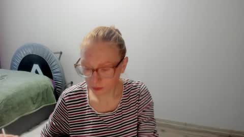 Snapshot of lucky_licky20 chatting on 3, 12, 2024 lucky_licky20 online show from 3, 12, 2024