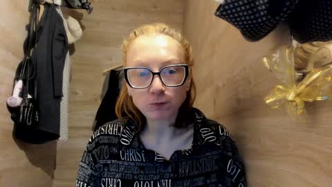 Snapshot of lucky_licky20 chatting on 4, 1, 2025 lucky_licky20 online show from 4, 1, 2025