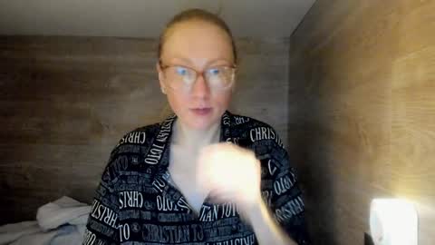Snapshot of lucky_licky20 chatting on 16, 1, 2025 lucky_licky20 online show from 16, 1, 2025