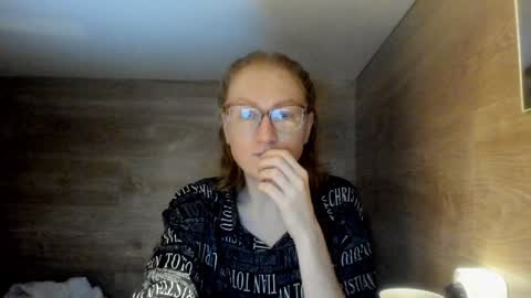 Snapshot of lucky_licky20 chatting on 19, 1, 2025 lucky_licky20 online show from 19, 1, 2025