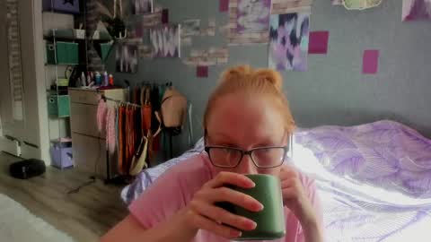 lucky_licky20 online show from 15, 5, 2026
