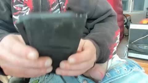 Snapshot of luckydrakex chatting on 21, 12, 2025 Lucky online show from 21, 12, 2025