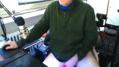        call me  Stefan online show from 1, 4, 2026