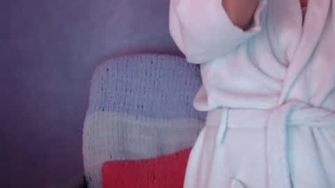 Snapshot of luckylinda23 chatting on 18, 1, 2026 luckylinda23 online show from 18, 1, 2026