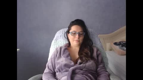 Snapshot of luckylinda23 chatting on 4, 2, 2026 luckylinda23 online show from 4, 2, 2026