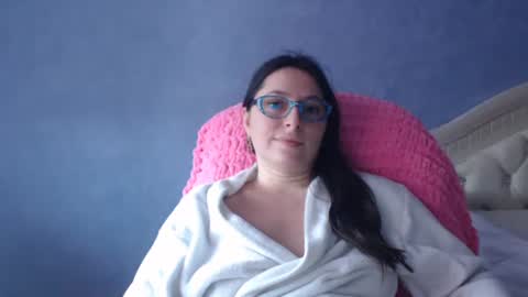 Snapshot of luckylinda23 chatting on 12, 2, 2026 luckylinda23 online show from 12, 2, 2026