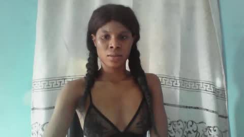 Snapshot of luckymadequeen chatting on 4, 1, 2025 Gloria online show from 4, 1, 2025