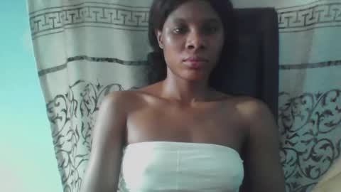 Snapshot of luckymadequeen chatting on 13, 2, 2025 Gloria online show from 13, 2, 2025