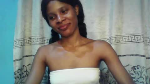 Snapshot of luckymadequeen chatting on 13, 2, 2025 Gloria online show from 13, 2, 2025