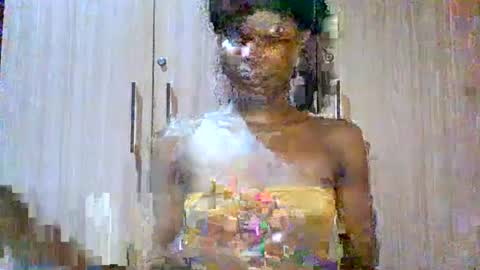 Snapshot of luckymadequeen chatting on 25, 7, 2026 Gloria online show from 25, 7, 2026
