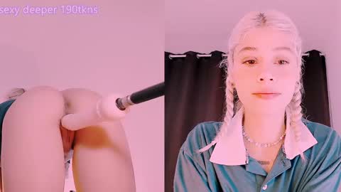 Snapshot of luckysapphire777 chatting on 3, 1, 2025 luckysapphire777 online show from 3, 1, 2025