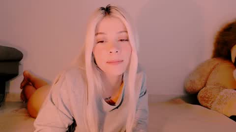 Snapshot of luckysapphire777 chatting on 2, 2, 2025 luckysapphire777 online show from 2, 2, 2025