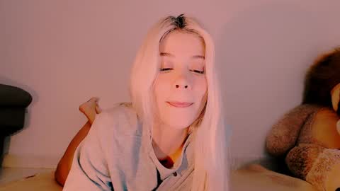 Snapshot of luckysapphire777 chatting on 2, 2, 2025 luckysapphire777 online show from 2, 2, 2025