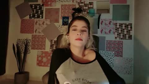 Snapshot of luckysapphire777 chatting on 9, 11, 2025 luckysapphire777 online show from 9, 11, 2025