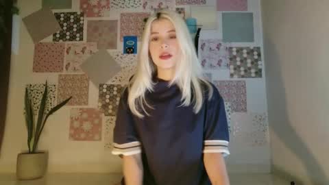 Snapshot of luckysapphire777 chatting on 14, 12, 2025 luckysapphire777 online show from 14, 12, 2025