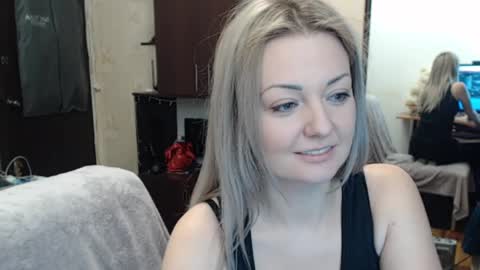 Snapshot of luckyshotgirl chatting on 14, 12, 2024 LuckyShot online show from 14, 12, 2024