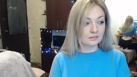 Snapshot of luckyshotgirl chatting on 21, 12, 2024 LuckyShot online show from 21, 12, 2024