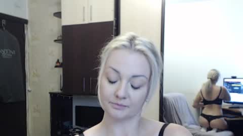 Snapshot of luckyshotgirl chatting on 15, 9, 2025 LuckyShot online show from 15, 9, 2025