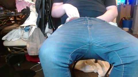 Snapshot of luckythepuppy chatting on 4, 12, 2025 luckythepuppy online show from 4, 12, 2025