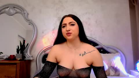 Mia online show from 8, 4, 2026