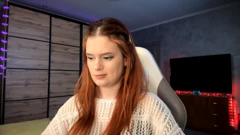 Snapshot of lucretiareisen chatting on 3, 4, 2026 EmmaEmbers online show from 3, 4, 2026