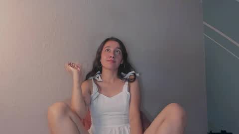 Lucy Herrera online show from 4, 4, 2026