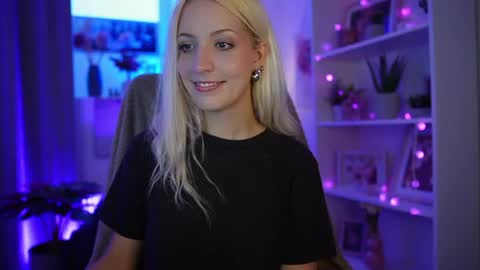 Snapshot of lucy_cutie_ chatting on 17, 7, 2026 Cutie Lucy online show from 17, 7, 2026
