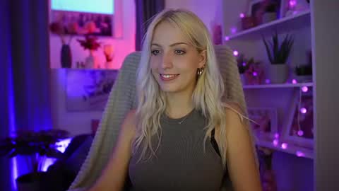 Snapshot of lucy_cutie_ chatting on 25, 7, 2026 Cutie Lucy online show from 25, 7, 2026