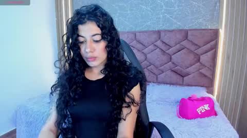 Snapshot of lucy_greys_ chatting on 8, 3, 2025 Lucy Greys online show from 8, 3, 2025