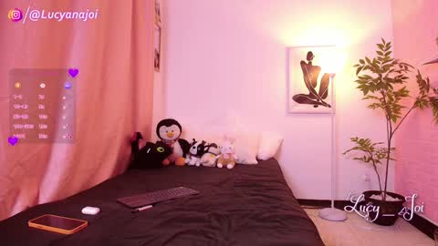 Snapshot of lucy_joi chatting on 3, 5, 2026 Luciana online show from 3, 5, 2026