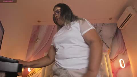 Snapshot of lucy_milf_474 chatting on 27, 4, 2026 Lucy online show from 27, 4, 2026