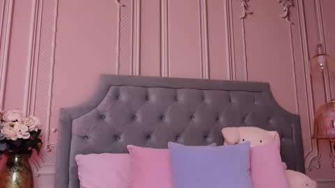 LucyAddison online show from 21, 9, 2025