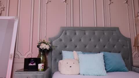 LucyAddison online show from 8, 4, 2026