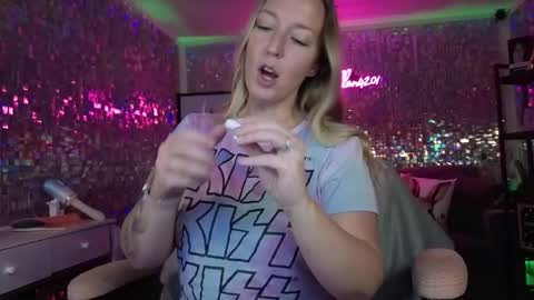 lucyallen4201 online show from 27, 3, 2026