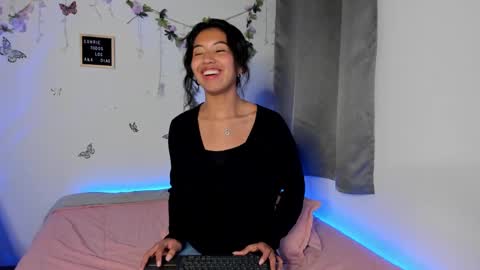 Snapshot of lucygarciia chatting on 15, 1, 2025 Lucy online show from 15, 1, 2025