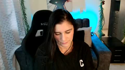 Snapshot of lucyli_ chatting on 2, 7, 2026 LUCY online show from 2, 7, 2026