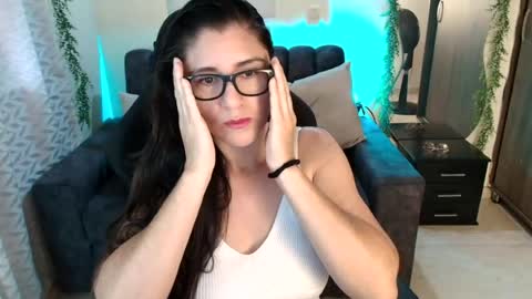 Snapshot of lucyli_ chatting on 12, 7, 2026 LUCY online show from 12, 7, 2026