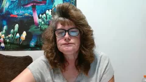 lucylling online show from 17, 9, 2025