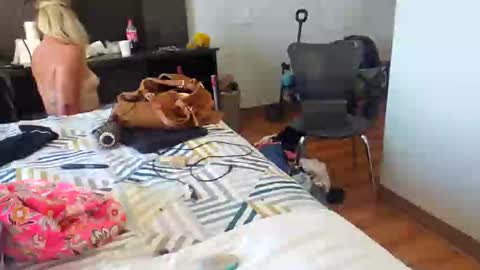 Snapshot of lucyloveslookers78240 chatting on 17, 9, 2025 Lucy Loves Lookers online show from 17, 9, 2025