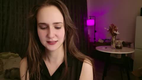 Snapshot of lucyrose33 chatting on 22, 4, 2026 Lucy Rose online show from 22, 4, 2026