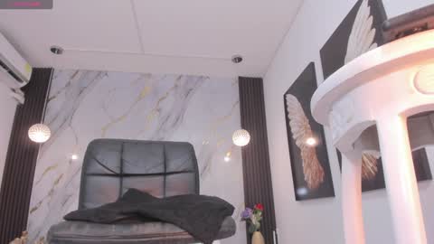 Luciana online show from 1, 2, 2025