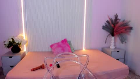 Lucy Wold online show from 6, 6, 2026