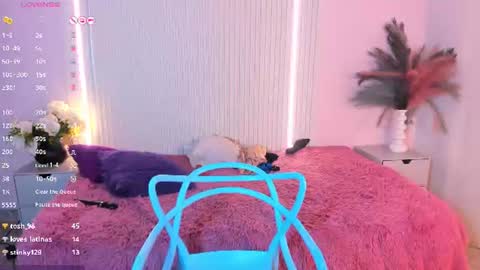 Lucy Wold online show from 12, 7, 2026