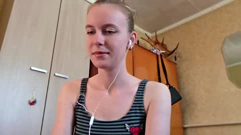 Snapshot of lucyzachar chatting on 2, 4, 2026 Sofia online show from 2, 4, 2026
