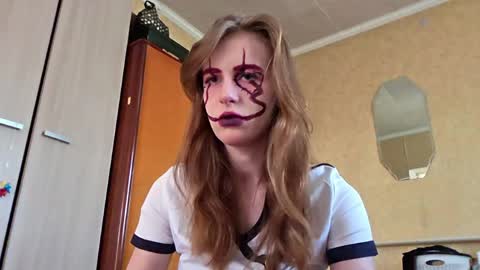 Snapshot of lucyzachar chatting on 7, 4, 2026 Sofia online show from 7, 4, 2026